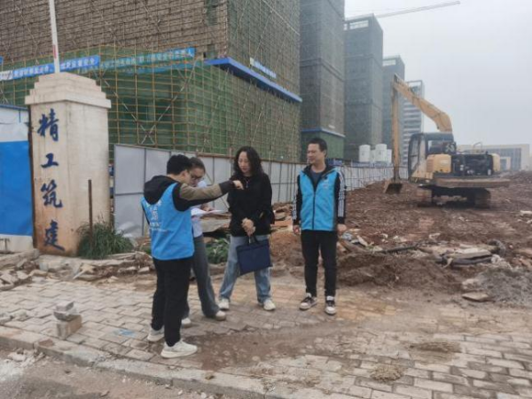 聯(lián)合設計勘察、安裝施工部門工作人員共同前往現(xiàn)場.png